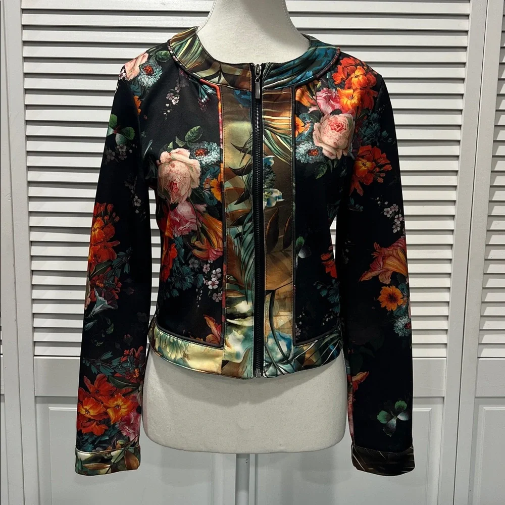 Carmin USA Beautiful Blk & White W/Multi Color Florals Scuba Jacket In Zip Front